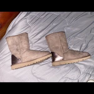 UGG Classic Short II Metallic
